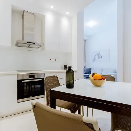 Coastal Park Apartment *